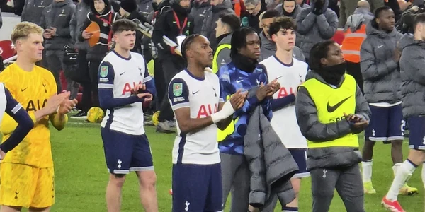 tottenham sporschatpod webp