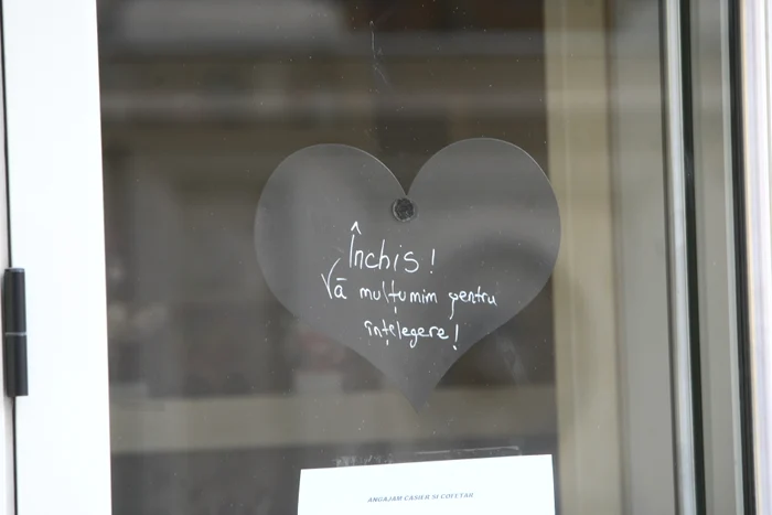 
    Reporterii Click! au găsit închisă cofetăria Dacianei Sârbufoto: Dorin Constanda  