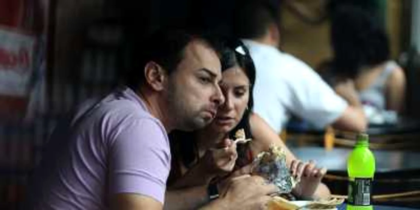 Studenţii din Timişoara nu cred că taxa pe fast-food îşi va atinge scopul