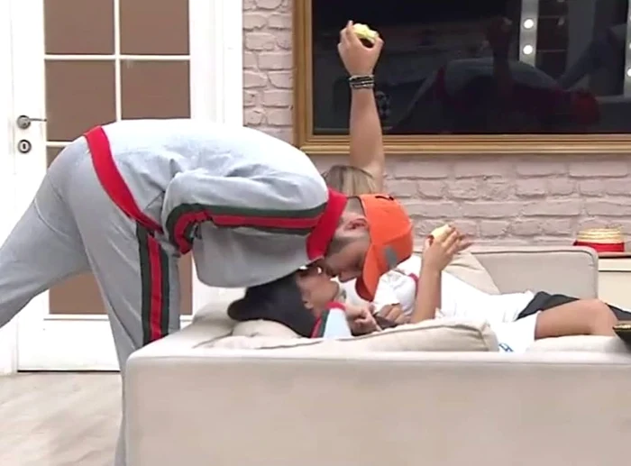 
    Simina şi Alex de la "Puterea dragostei" vor deveni părinţi Foto: captură video Kanal D  