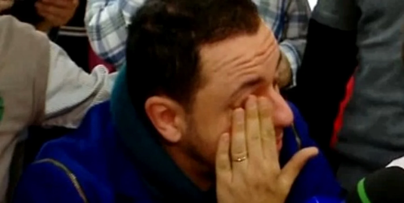 
    Cătălin Măruță, emoționat de povestea de viață a unui băiețel grav bolnavFoto: Captură Pro TV  