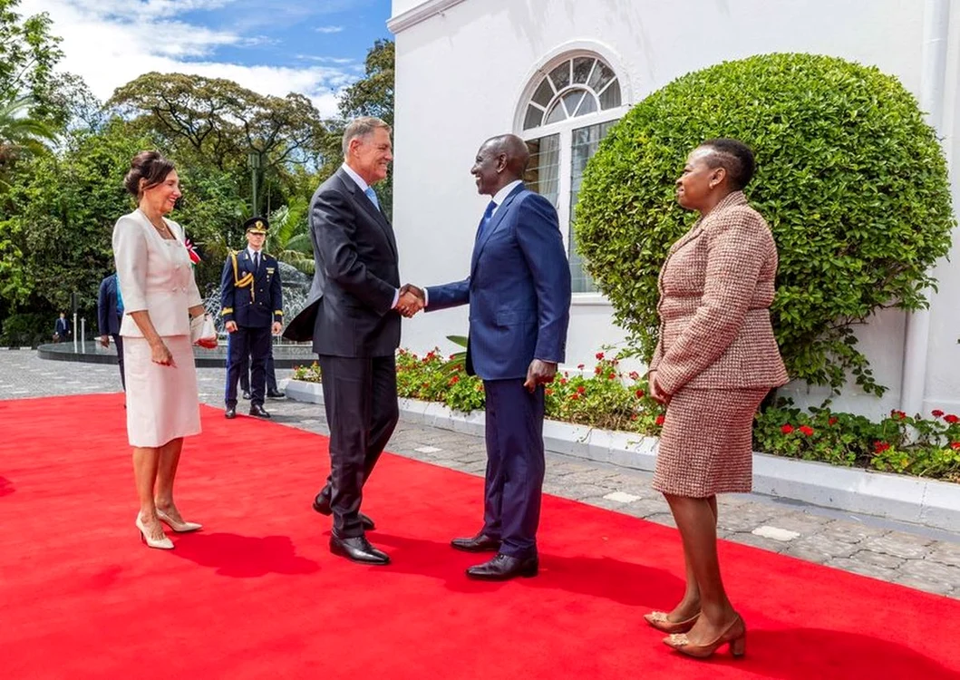 Klaus Iohannis și soția lui au ajuns, luni, în Kenya / foto: Twitter