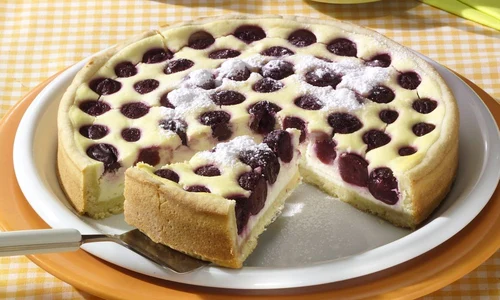 tarta cu branza si cirese jpeg