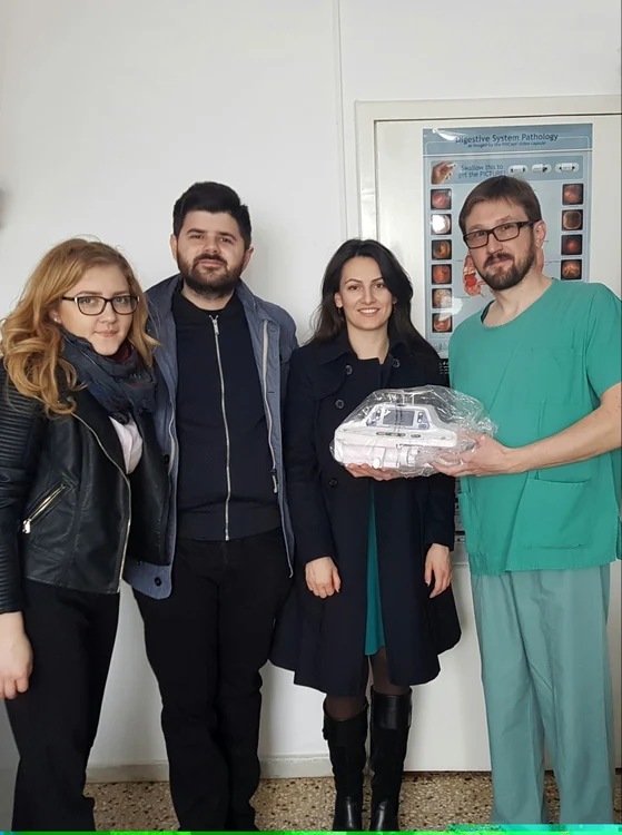 Membrii Rotaract au fpcut ce-a de-a doua donaţie pentru spital, în urma proiectului - foto: A.C