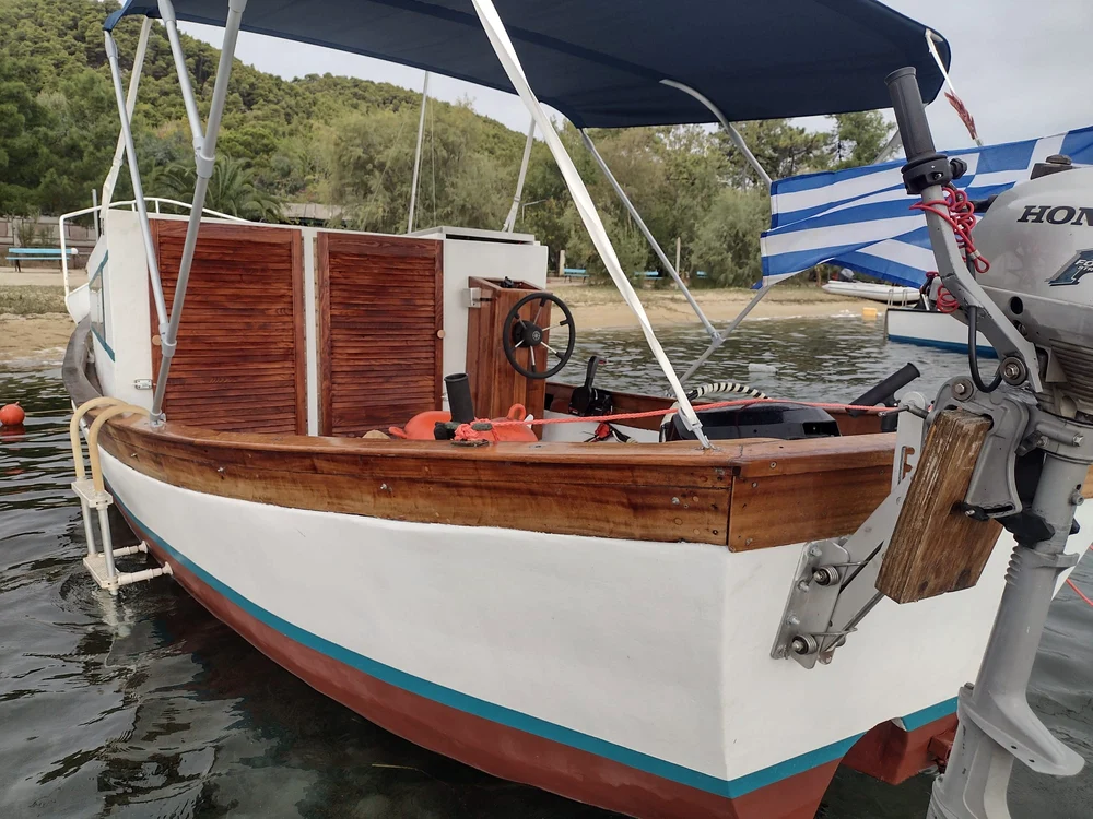 Așa a arătat barca primită cadou FOTO Ecluze pe Bega
