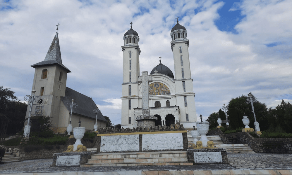 Cum s-a ridicat în perioada comunistă cea mai mare catedrală din mediul rural