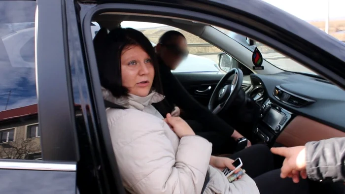 Femeia care a înșelat mai mulți oameni cu metoda ”Cățelul”, prinsă de polițieFoto: captură cronicadefalticeni.ro