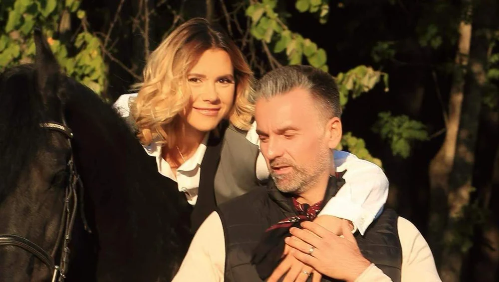 Imagine articol: Detalii noi despre - Oksana Ionașcu a devenit mamă pentru a 7-a oară. A adus pe lume un băiețel: „Îmi caut cuvintele să exprim ceva ce poate altă dată ar fi fost simplu” Ilustrație: Detalii noi despre - Oksana Ionașcu a devenit mamă pentru a 7-a oară. A adus pe lume un băiețel: „Îmi caut cuvintele să exprim ceva ce poate altă dată ar fi fost simplu” (Vedete)