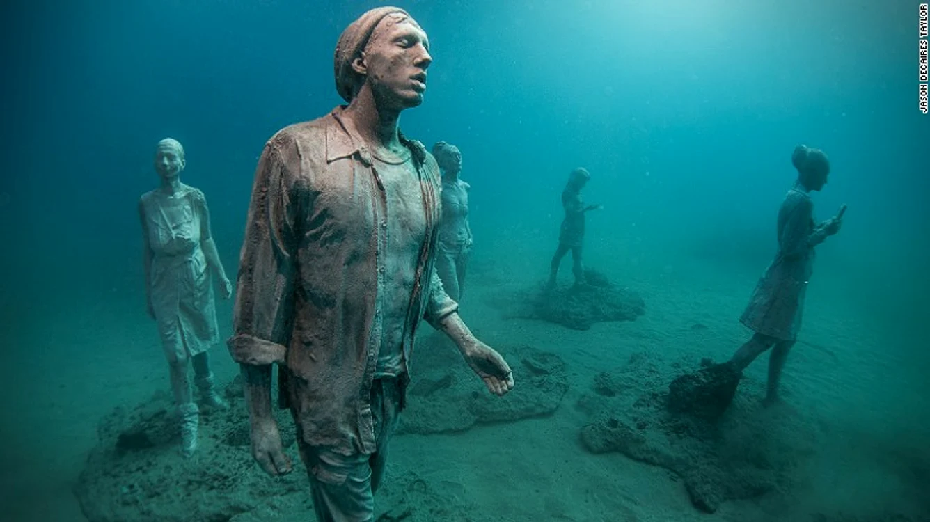 
    Numeroase sculpturi reprezintă scene cotidieneFoto CNN  