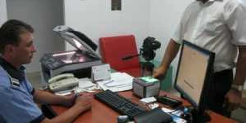 Nemțenii vor avea acces liber în birourile din spatele ghișeelor de la Pașapoarte