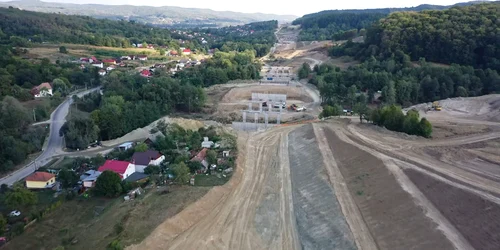 Stadiul lucrărilor la Lotul 4 al Autostrăzii Sibiu Pitești în septembrie 2024 Foto Asociația Pro Infrastructură