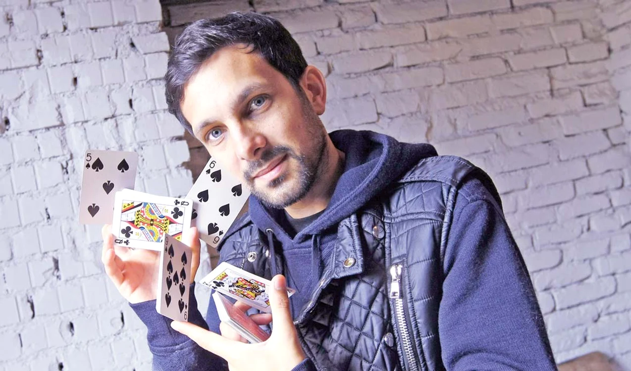 Dynamo este celebru pentru trucurile sale cu cărţiFoto: David Muntean