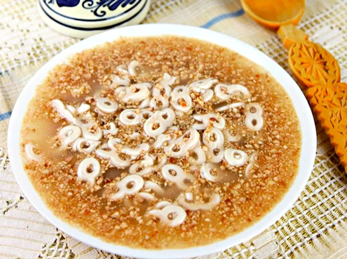 
    Mucenici muntenești cu nucă, rețetă simplă ca bună ziua!Mucenici muntenești cu nucă, rețetă simplă ca bună ziua!  