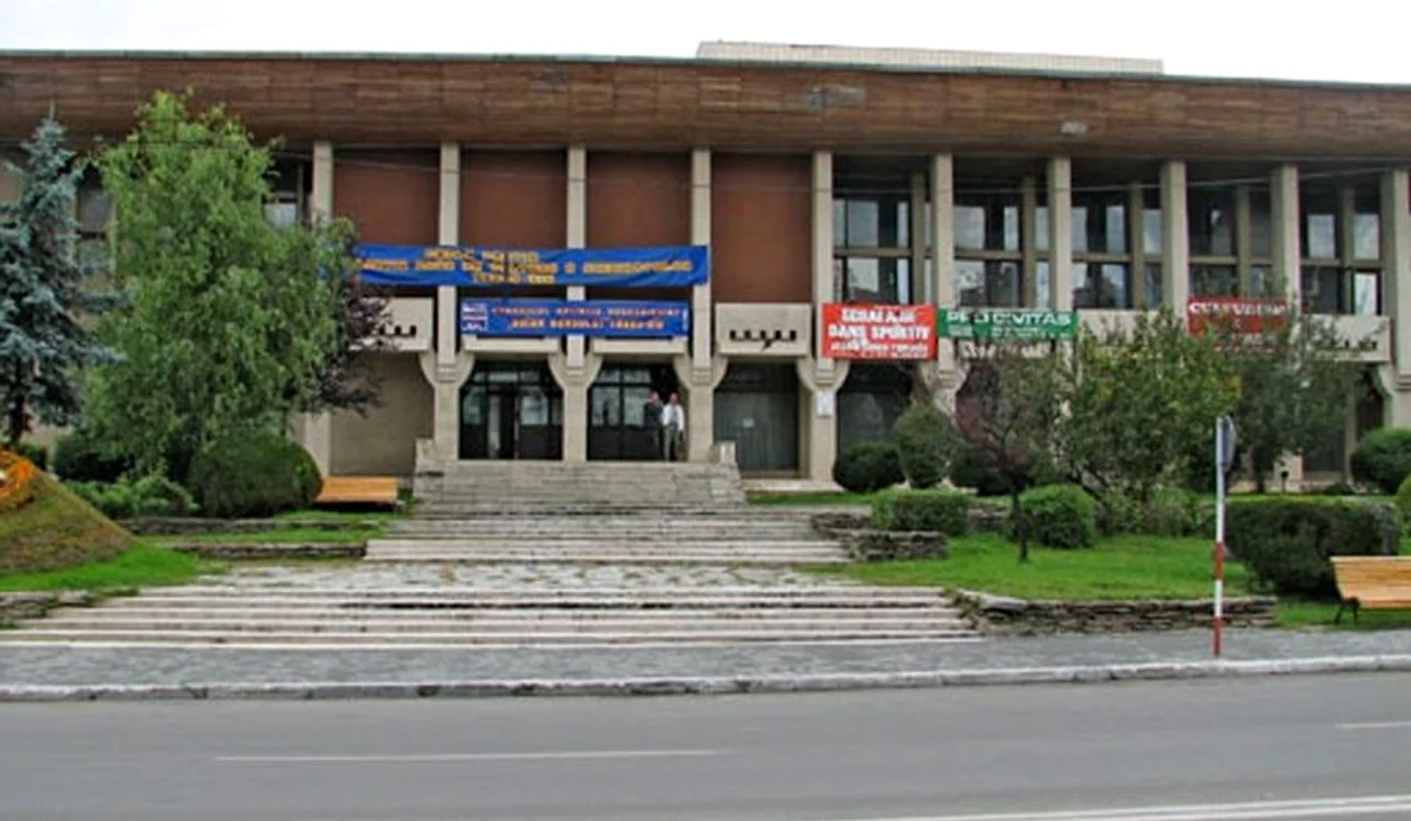 Casa de Cultură a Sindicatelor din Târgu Jiu a fost spartă Foto: Arhivă