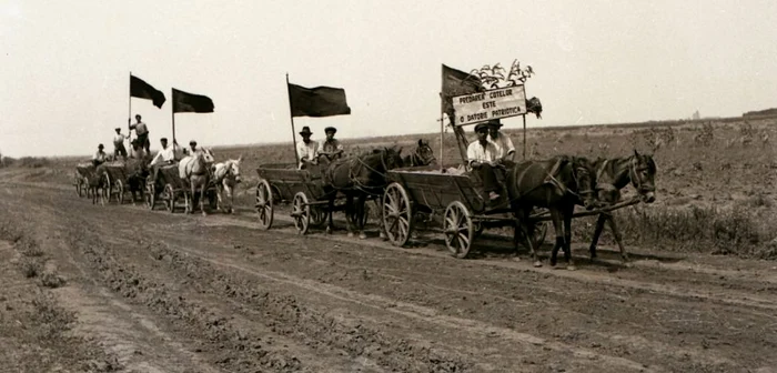 Demonstraţie bolşevică pentru colectivizare la Tudor Vladimirescu FOTO Fototeca online a comunismului