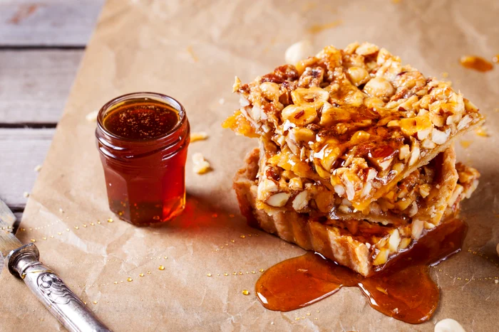 
    Prăjitură crocantă cu nuci  