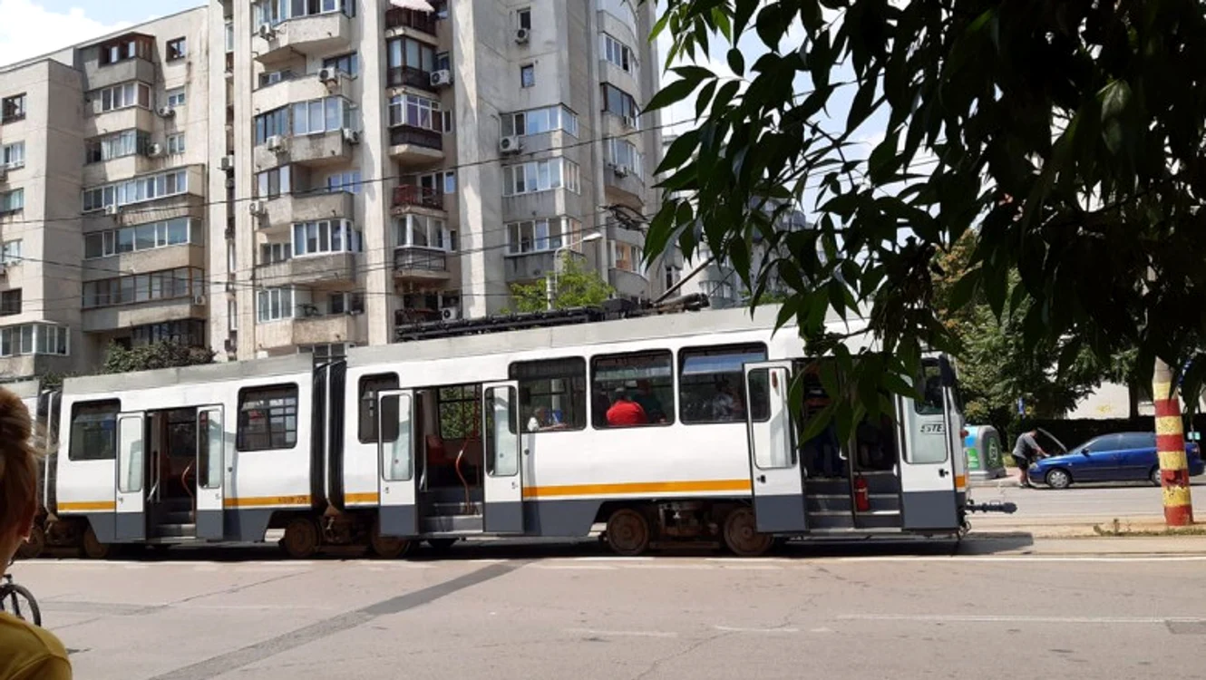
    Accidentul s-a produs într-un tramvai care circulă pe linia 19foto: arhiva personală/Facebook  