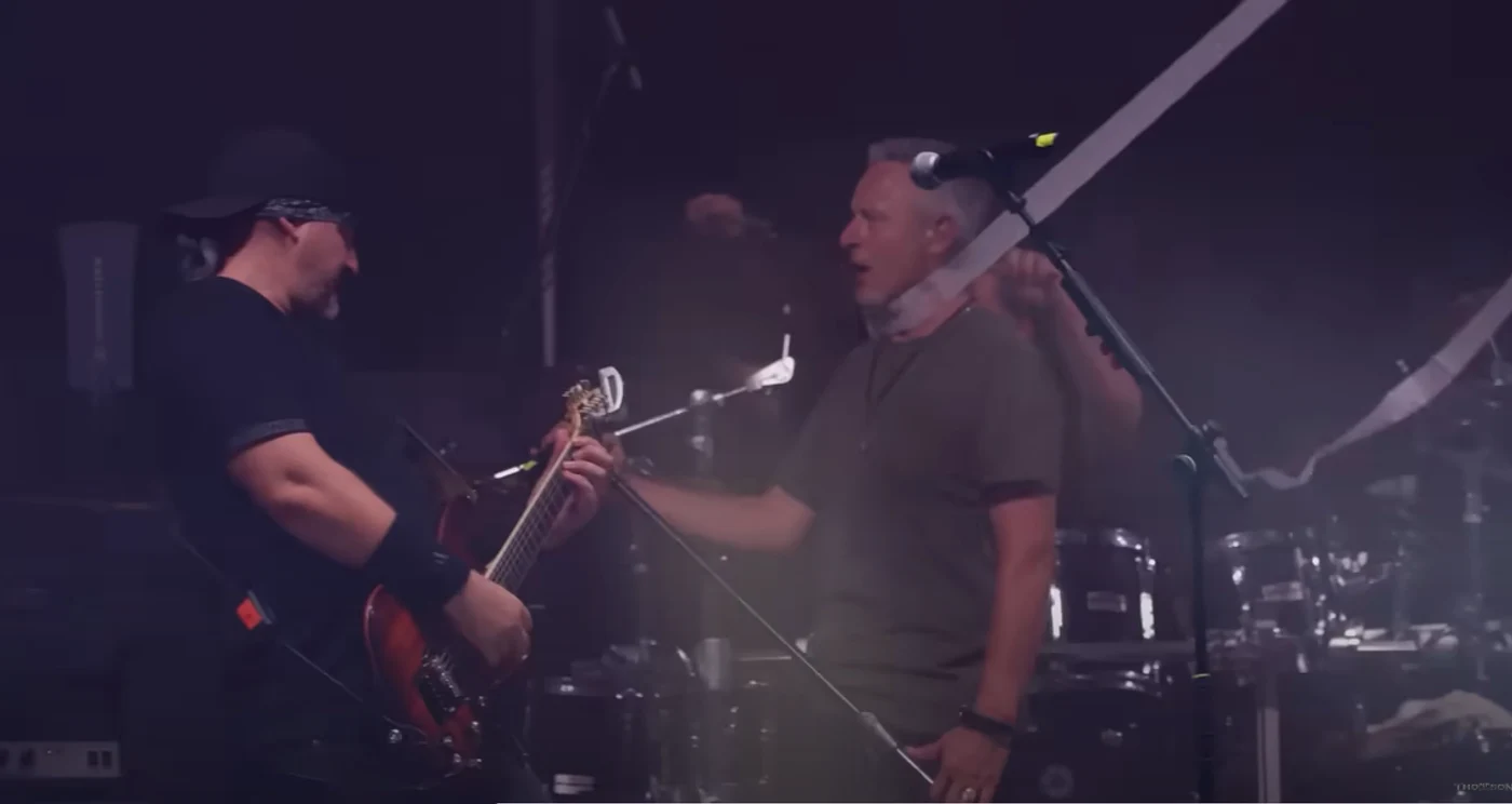 Thompson, în timpul unui concert. FOTO Captură YouTube Bojna Cavoglave