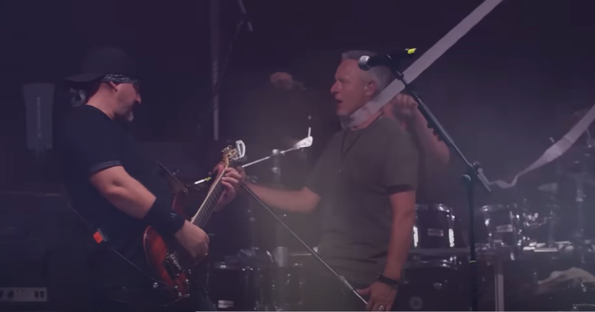 Concertul controversat al lui Thompson atrage peste 500.000 de fani la Zagreb