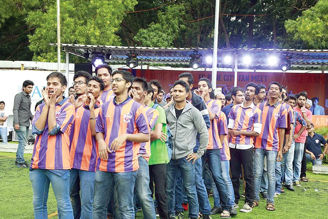 Fanii formaţiei FC Pune au început deja „antrenamentele” pentru noul sezon
