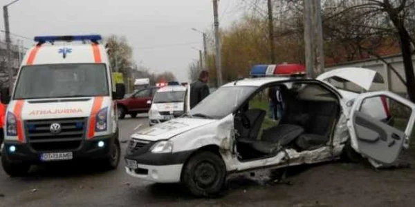 Un poliţist a provocat un accident cu trei victime. Foto: Arhivă Adevărul.