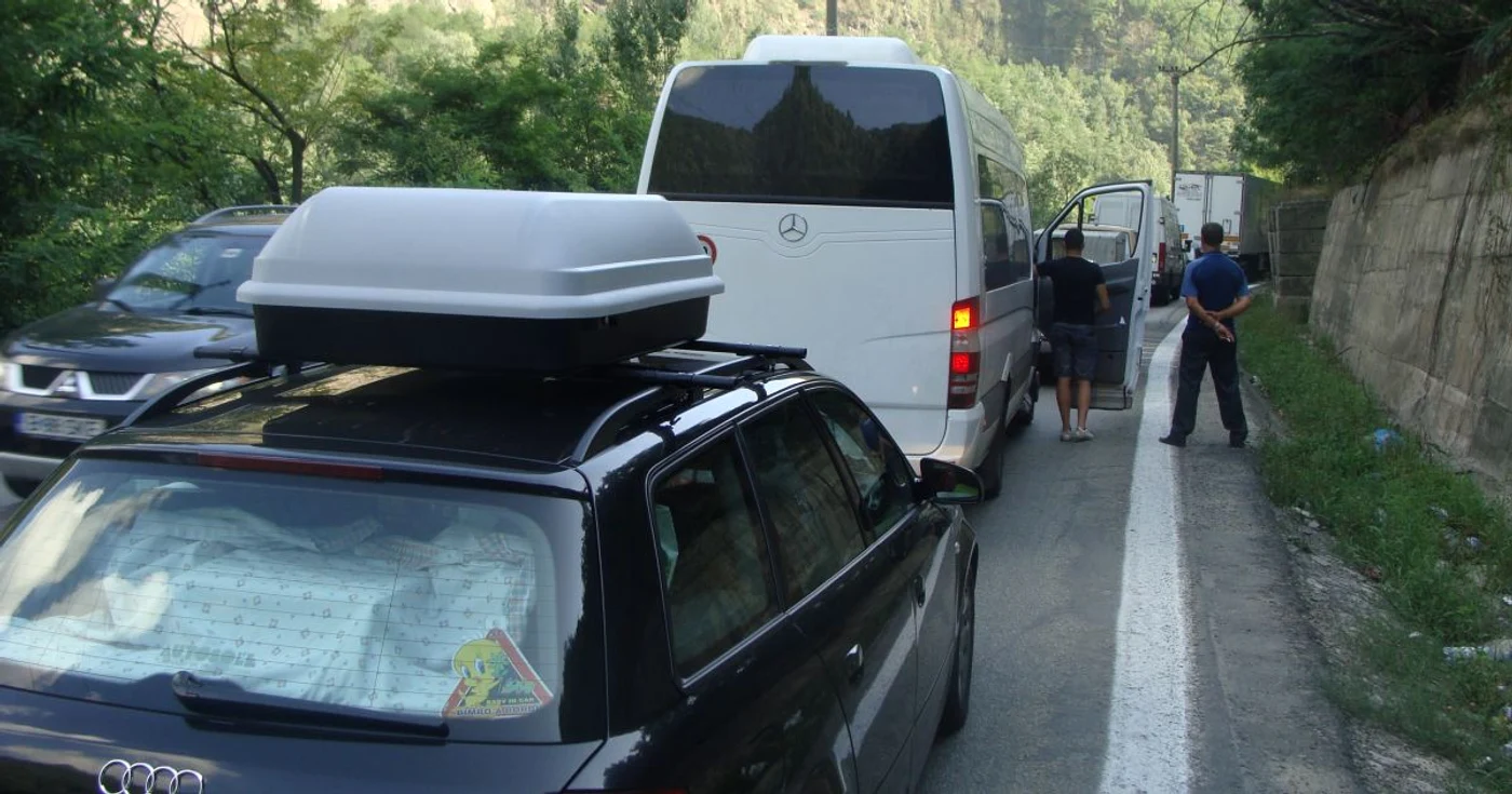 Traversarea Defileului Oltului va fi un clavar din cauza întreruperilor de circulaţie