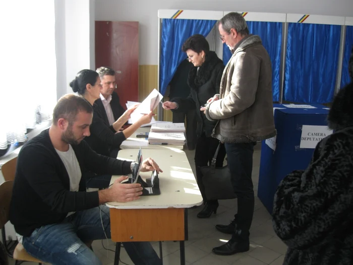 Se va vota în aceleaşi secţii pentru alegerile prezidenţiale şi parlamentare. Foto arhivă