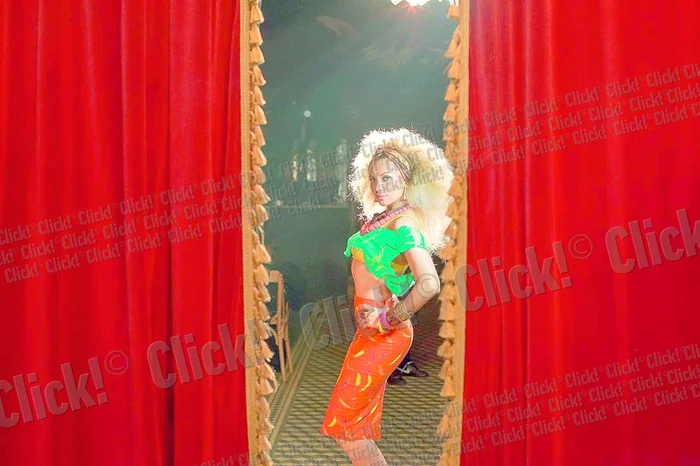 Lora, în clipul “Dragă”