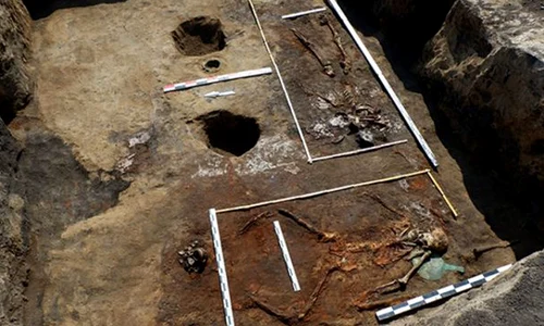 Scheletele a trei generaţii de amazoane, descoperite într un mormânt unic, în Rusia jpeg