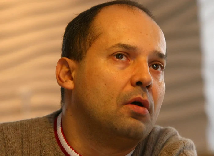 Mesajul real (stânga) și cel editat (dreapta)Foto: realitatea.net