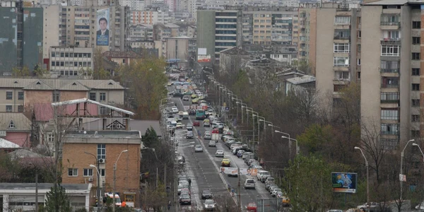 În Iaşi, un apartament cu trei camere era scos la vânzare la finalul anului trecut pentru un preţ mediu pe metru pătrat de 887 euro