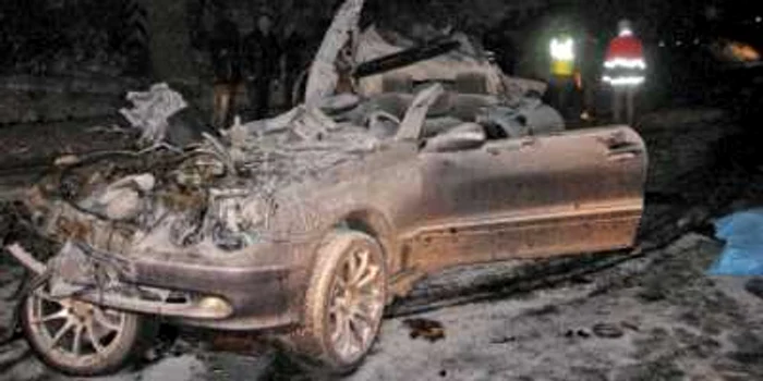 Autoturismul Mercedes CLK Cabriolet a fost distrus în proporţie de 80%