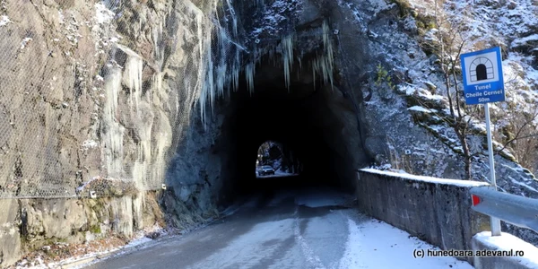 tunelul cheile cernei foto daniel guta adevarul