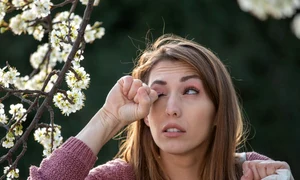alergie oculara jpg