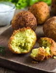 Falafel  Sursa foto shutterstock 274986122 jpg