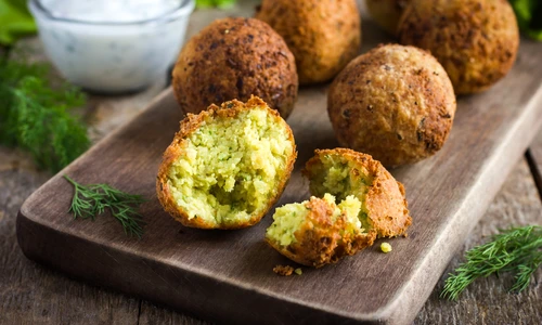 Falafel  Sursa foto shutterstock 274986122 jpg