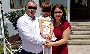 Dan şi Ramona Băcescu, împreună cu Deia, fetiţa lor jpeg