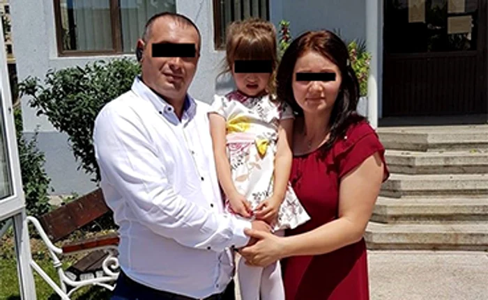 Dan şi Ramona Băcescu, împreună cu Deia, fetiţa lor