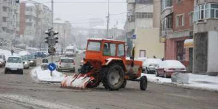 Utilajele au îngreunat traficul în oraş