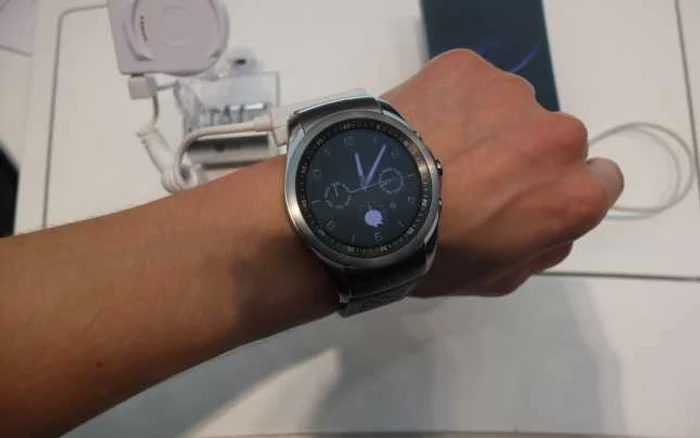 LG Watch Urbane are Web OS şi conectivitate 4G FOTO Vlad Andriescu