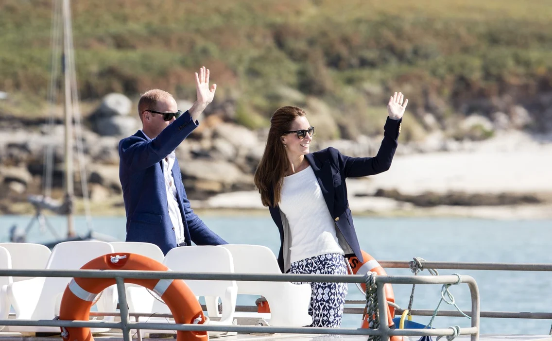 Vara, familia de Wales se ascunde la Balmoral sau în insule exotice