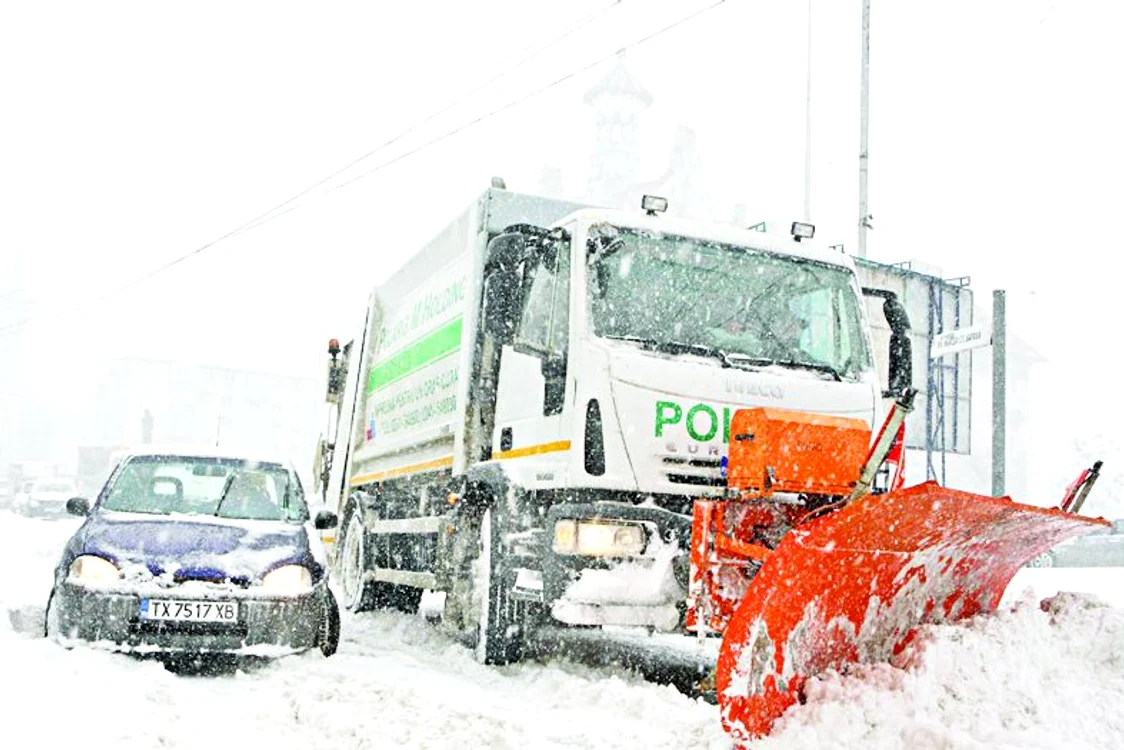 Muncă de Sisif pentru utilajele de deszăpezire