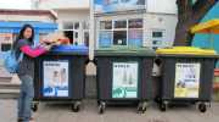 Mariana Mugea(15 ani) crede că amplasarea containelor este o iniţiativă lăudabilă