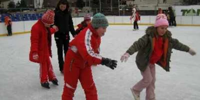 Copiii au luat cu asalt patinoarul