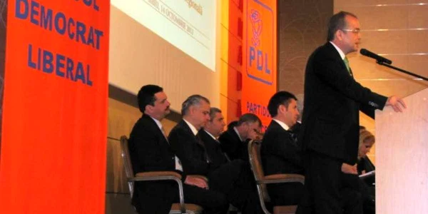 Emil Boc s-a luat de primarii PDL la Sibiu