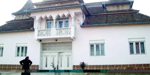 Iuliana Covaci stă într-un palat, dar vrea subvenţii de la primărie