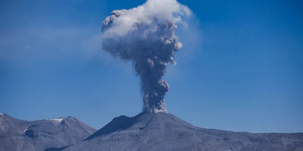 vulcanul Sabancaya pixabay jpg