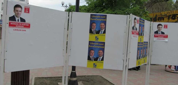 Panou electoral amplasat în Iaşi FOTO jurnalvirtual.ro