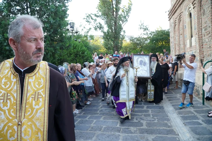 Icoana făcătoare de minuni a ajuns la Biserica Precista FOTO: Arhipiscopia Dunării de Jos