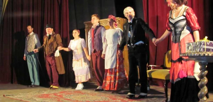 Tot mai mulți ialomițeni își îndreaptă privirea către teatru